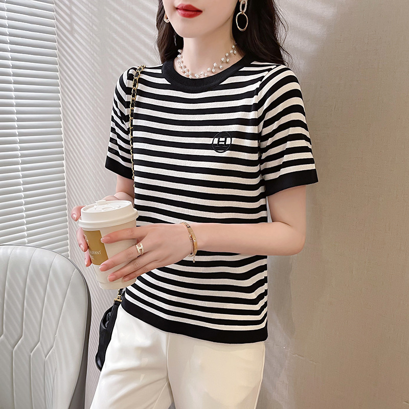 Silk base body-friendly summer design T-shirt