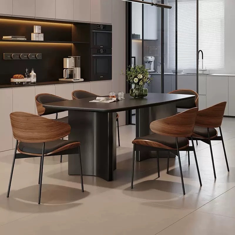 Silla de comedor de diseño minimalista de lujo italiano, silla de respaldo negro de alta gama de la mesa de comedor nórdica