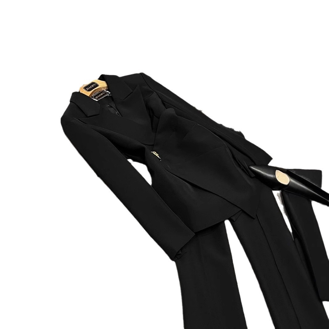 Dammekleeder Professionellt Kostüm Moud Een-Knäppchen Stoffknäppchen Mëttellaangen Kostüm Ausgeklappt Hosen Moudenkostüm Zweedeelegen Kostüm_voghion.com