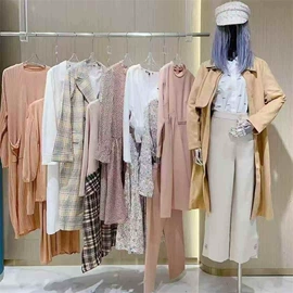 女装杂款包;连衣裙;羽绒服