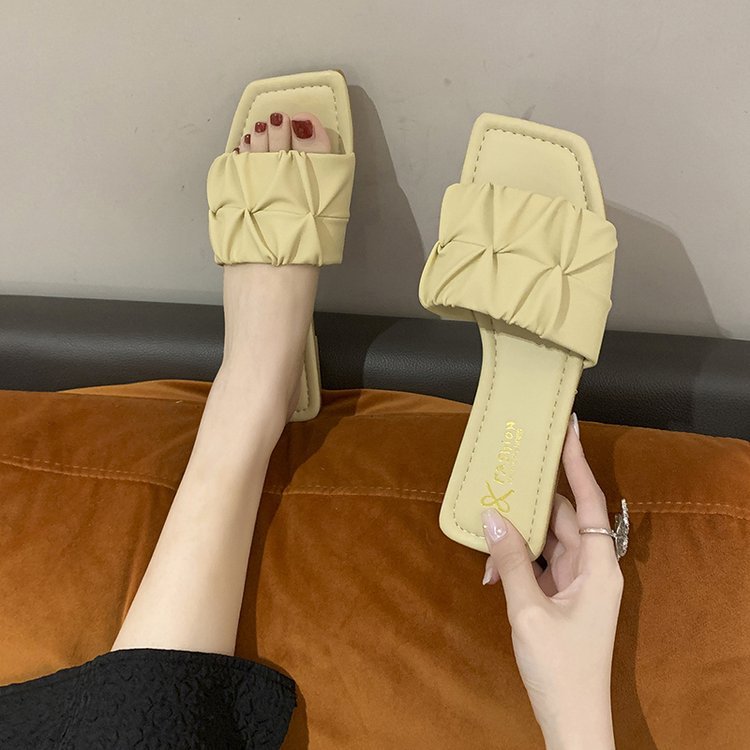 Traubenmutter mit dem gleichen Stil 2023 Sommer neue Mode rutschfeste quadratische Kopfbuchstaben flache Oberbekleidung Sandalen und Hausschuhe für Frauen_voghion.com