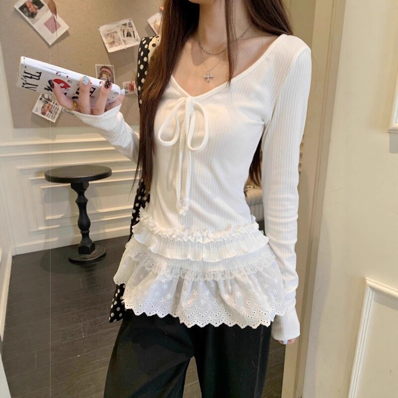 Sweet style lace patchwork tie-up long-sleeve top for women, new niche V-neck design for autumn and winter, paired with a white base shirt Sweet style lace patchwork tie-up long-sleeve top for women, new niche V-neck design for autumn and winter, paired with a white base shirt