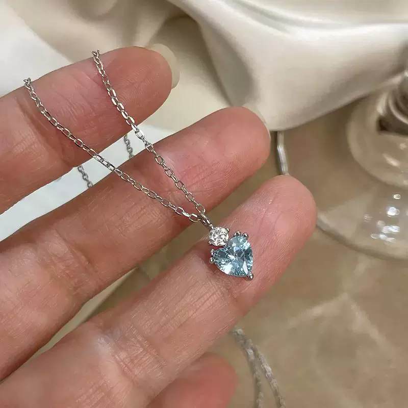 Pendant with zircon, silver 2259 sample