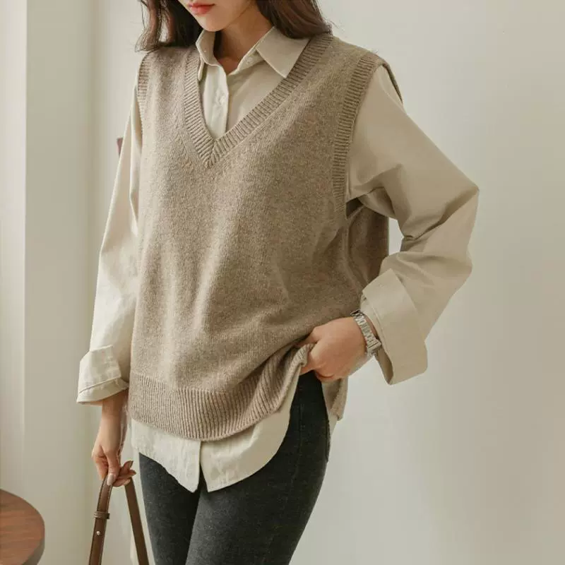 秋季时尚洋气羊绒针织马甲女慵懒风宽松马夹羊毛背心外搭开叉坎肩