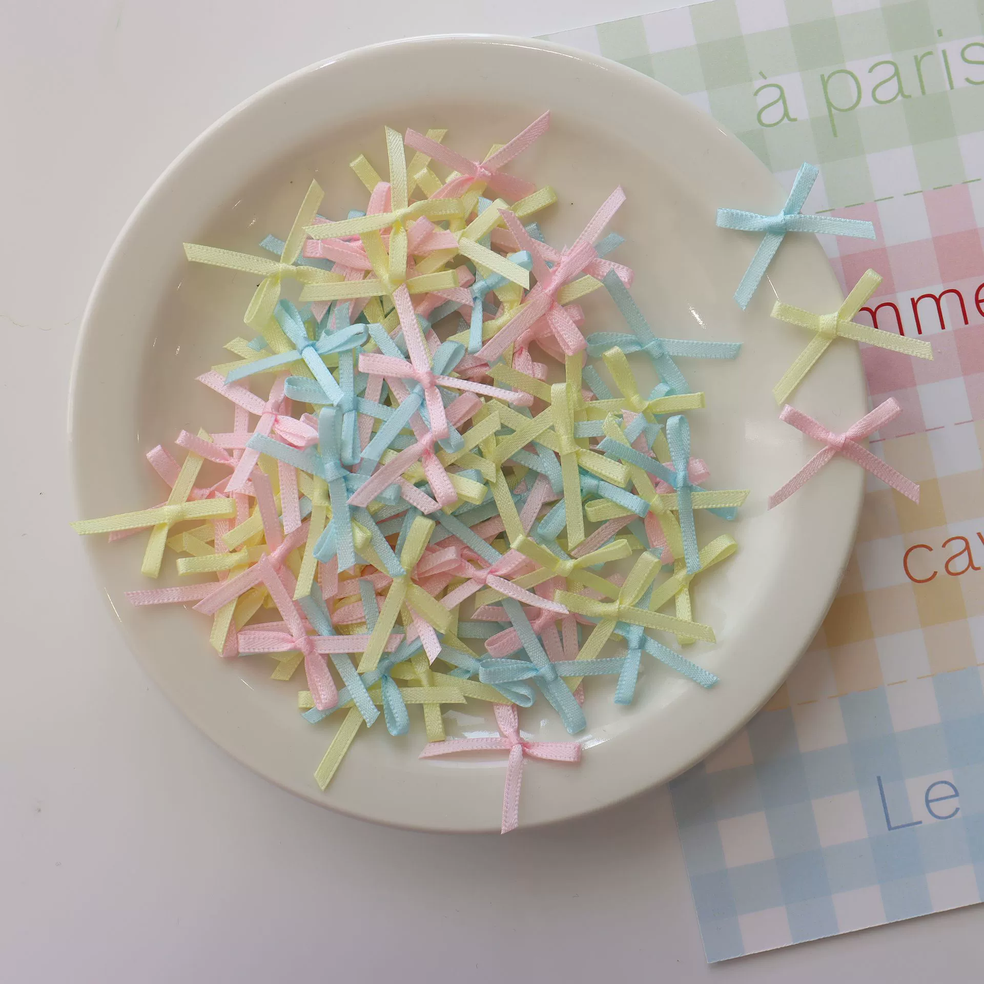 Свежий цвет смешанный маленький бант синий порошок желтый 3 мм полиэстер с ручным бантом