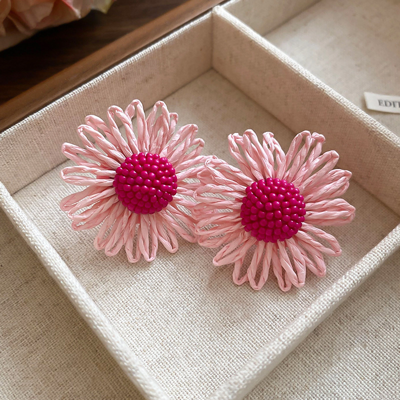 Pendientes de borla de hilo de malla de flor de aguja de plata Pendientes de estilo de vacaciones junto al mar frescos y dulces Pendientes de ambiente de moda y versátil