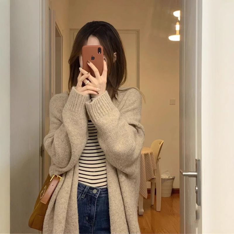 Lazy Style Retro Soft Waxy Sweater Coat Women's Loose Autumn Mid-length Knee-length Knitted Cardigan Long Sleeve Thick Outer Wear Lazy Style Retro Soft Waxy Sweater Coat Women's Loose Autumn Mid-length Knee-length Knitted Cardigan Long Sleeve Thick Outer Wear