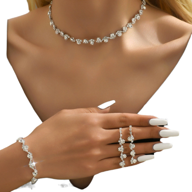 brudesett tredelt halskjede øredobber gripekjede rhinestone smykker bankett smykkesett_voghion.com