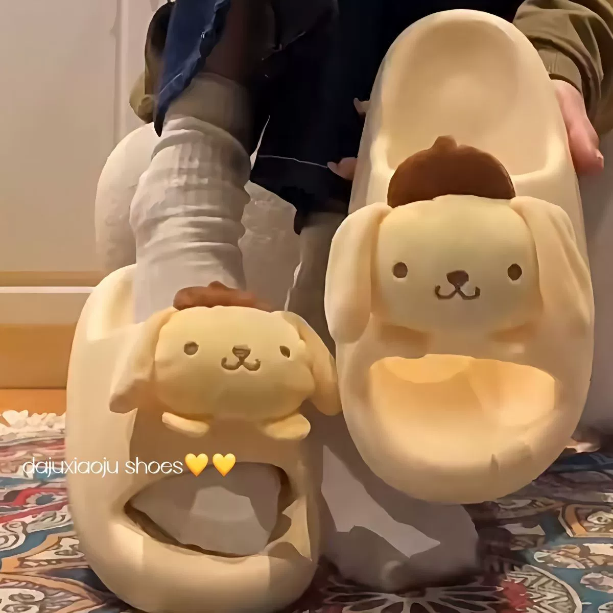 Симпатичная Санрио с толстой подошвой мультяшные тапочки женщины носят на улице 2023 весна лето новый пляж пляж слово сандалии