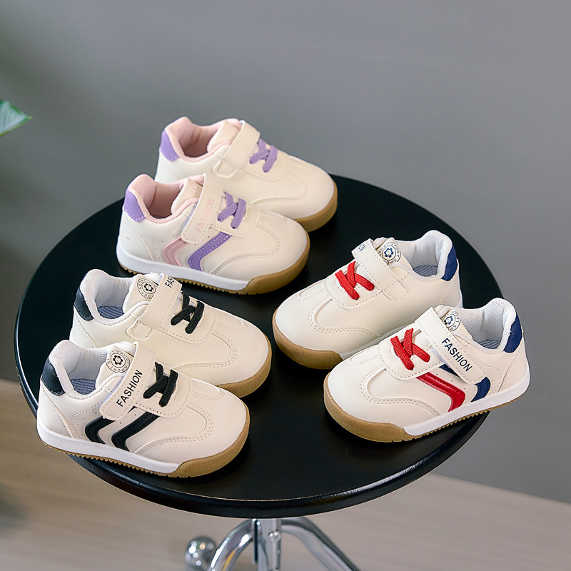 Zapatos para niños pequeños de suela blanda para niñas, modelos de primavera y otoño, zapatos de bebé impermeables para niños con superficie de cuero para niños, zapatos para niños de comercio exterior al por mayor