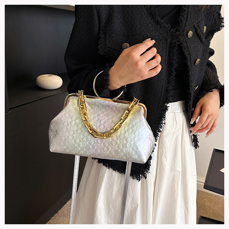 Borse da donna nuove transfrontaliere Borsa a tracolla a tracolla moda europea e americana Borsa da donna con fibbia a catena di fascia alta con texture_voghion.com