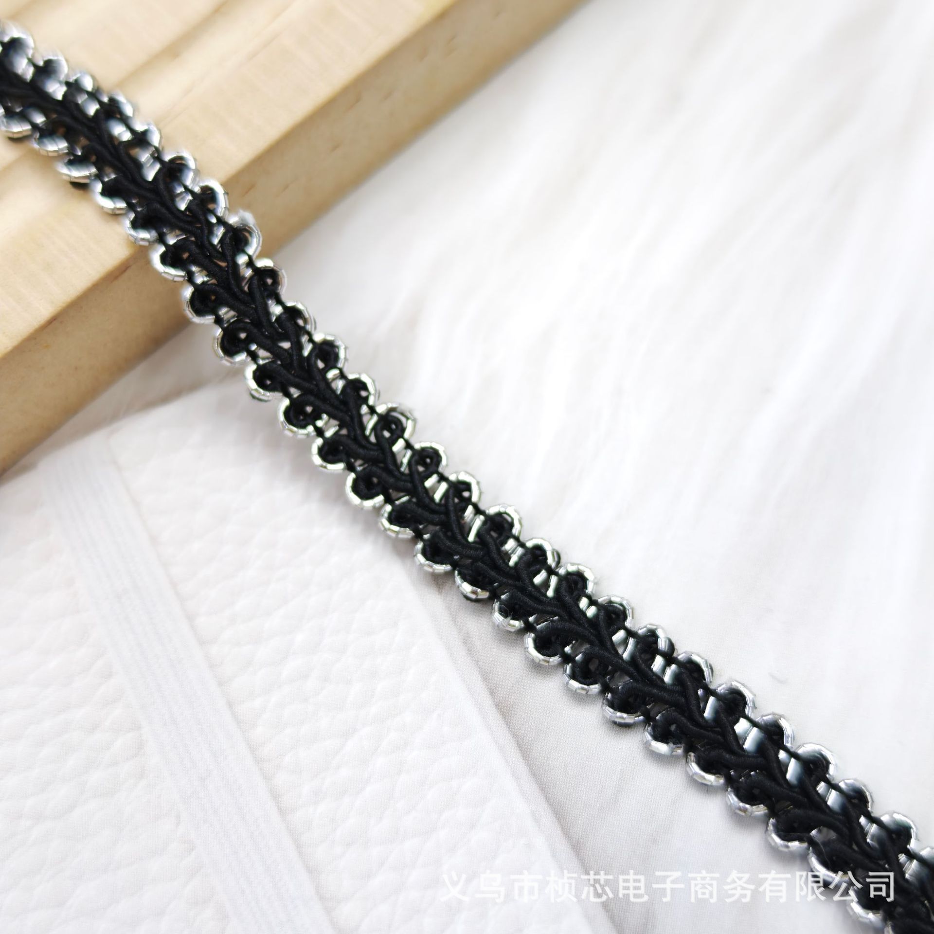 0.8cm* black + silver on both sides
