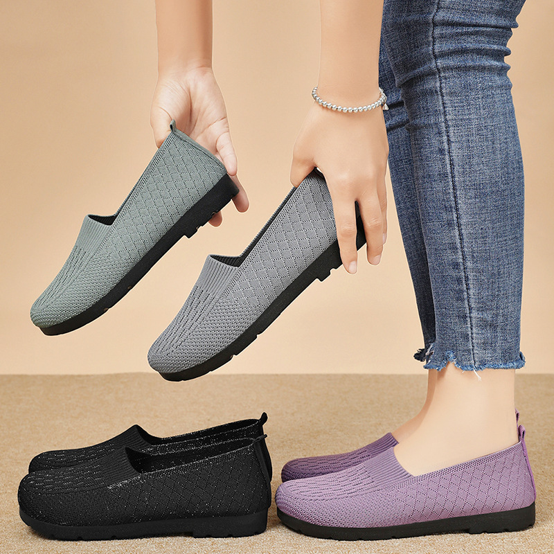 Zapatos de madre verano nuevo estilo ajenjo casual zapatos de mujer transpirables de mediana edad y ancianos viejos zapatos de tela de Beijing zapatos de suela suave sin cansancio
