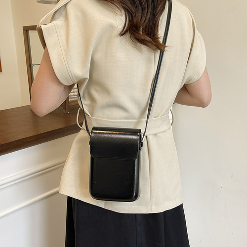 Simple 2025 new Japanese and Korean fashionable vertical style women's texture, large capacity, foreign style, single shoulder, slung mobile phone small bag