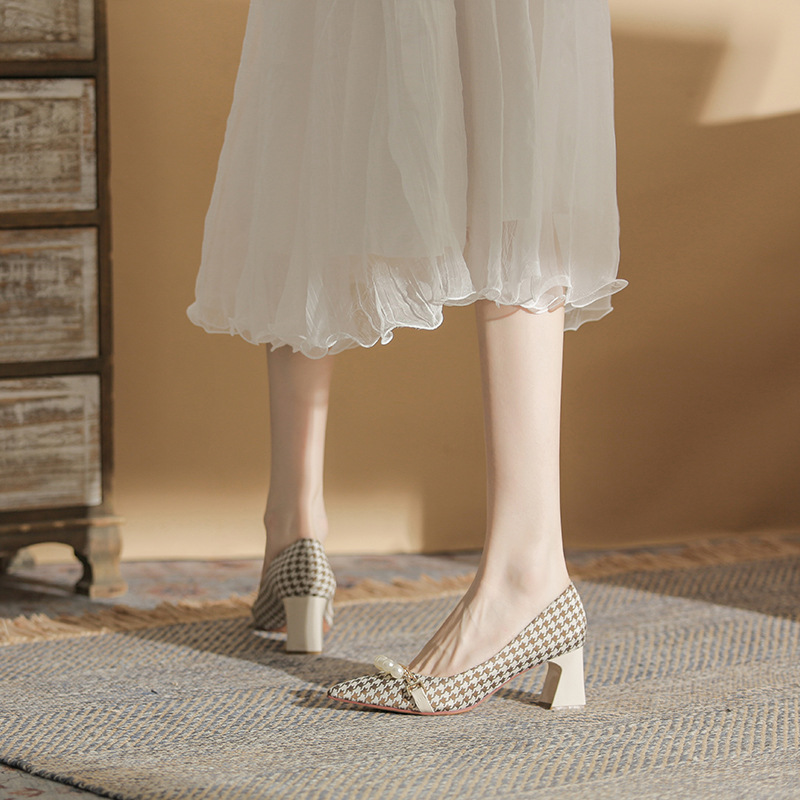 Visoke pete Thousand Bird Checker za ženske, Temperament Celebrity, koničasti biserni čevlji, ženske debele pete za družice_voghion.com