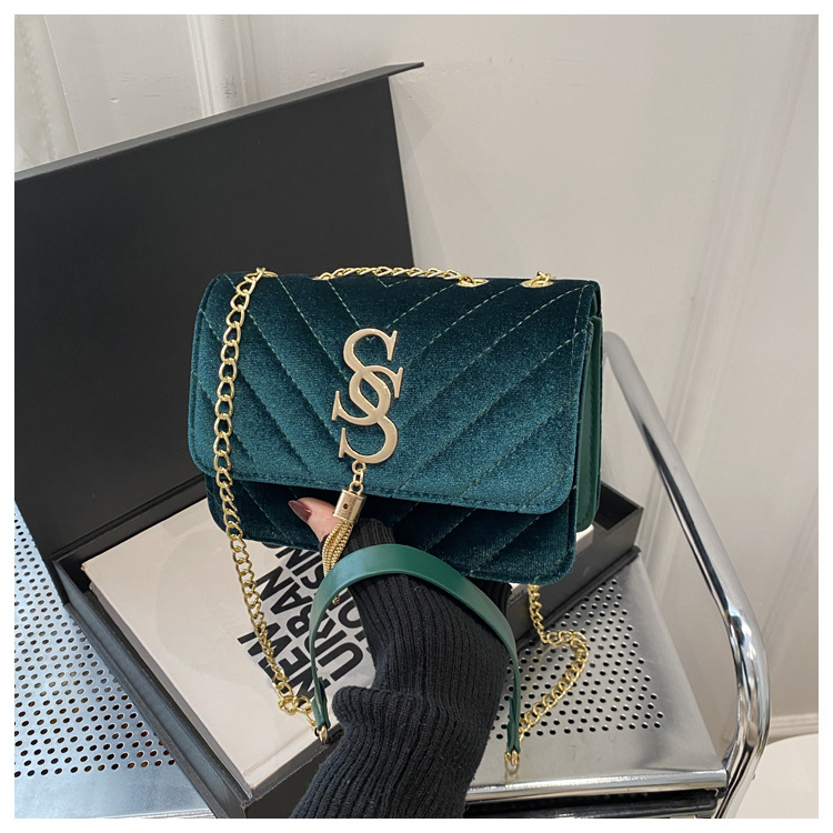 Texturas extranjeras bolsas de aire para mujeres 2025 nueva moda bordada cadena bolsas de nicho de diseño de tendencia letras bolsas de mochila