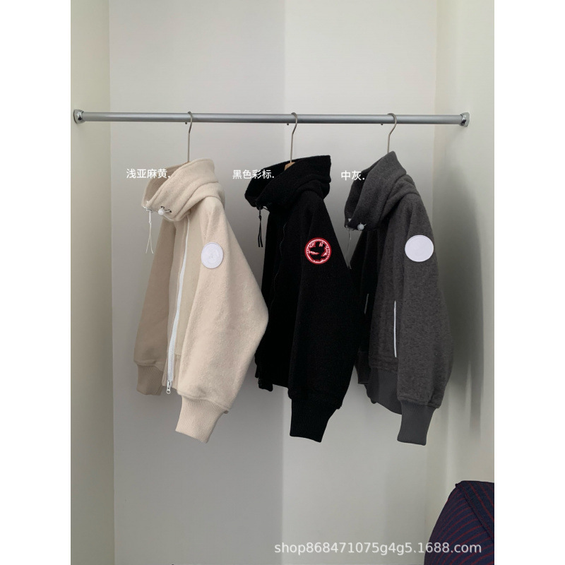 Canada Goose Sweatshirt Canada Chilliwack Series 01 Style Sheep Fleece Pilot Jacket 7102W1 Canada Goose Sweatshirt Canada Chilliwack Series 01 Style Sheep Fleece Pilot Jacket 7102W1
