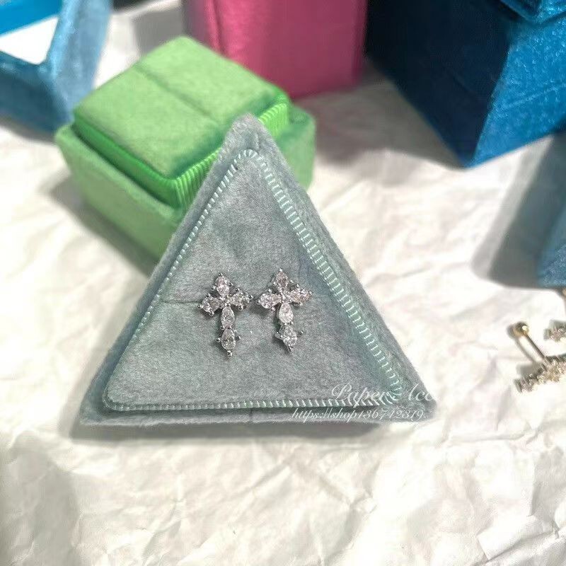 Lucky lady ~ retro Baroque style cross stud earrings screw ear bone nails simple advanced
