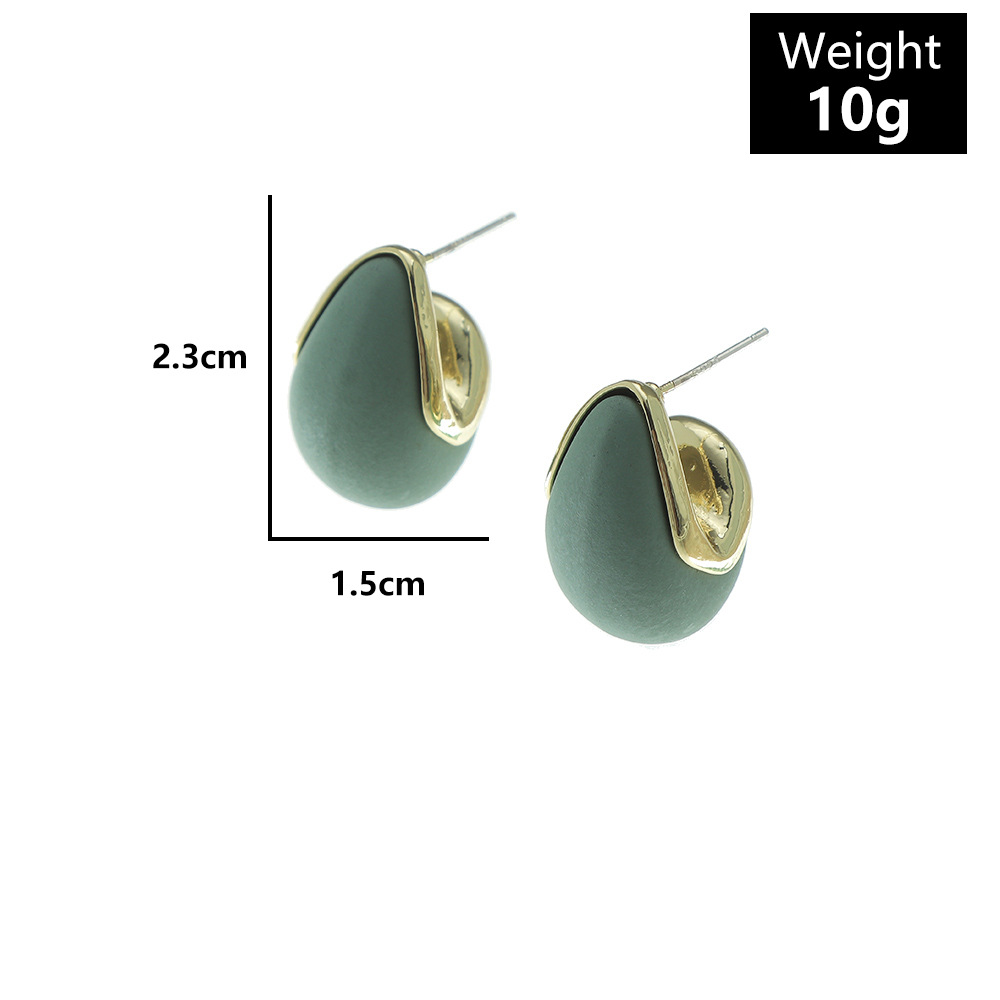 Simple Geometric Acrylic Spray Paint Metal Contrast Earrings Wholesale Nihaojewelry display picture 9