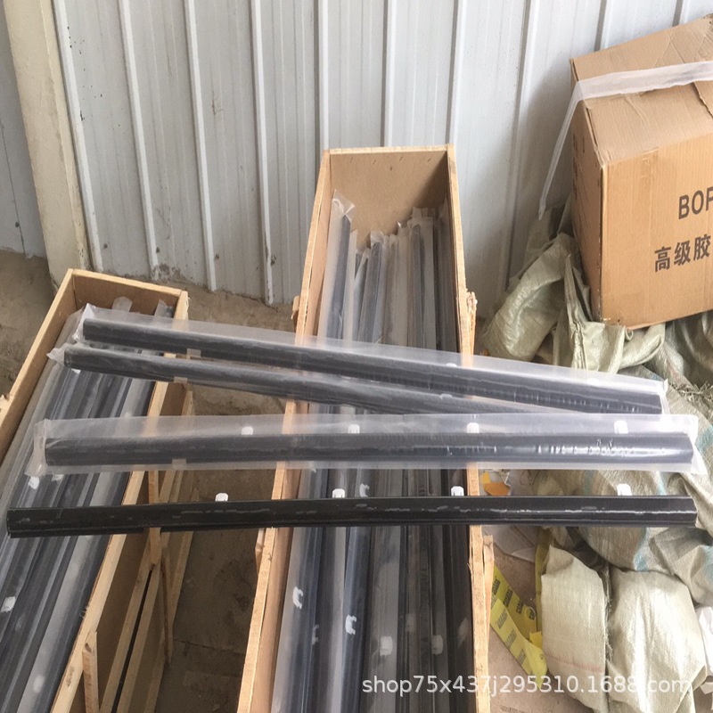 Suitable for Honda 09-14 Odyssey external water blocking sealing strip car glass external pressure strip cutting water strip wiper strip