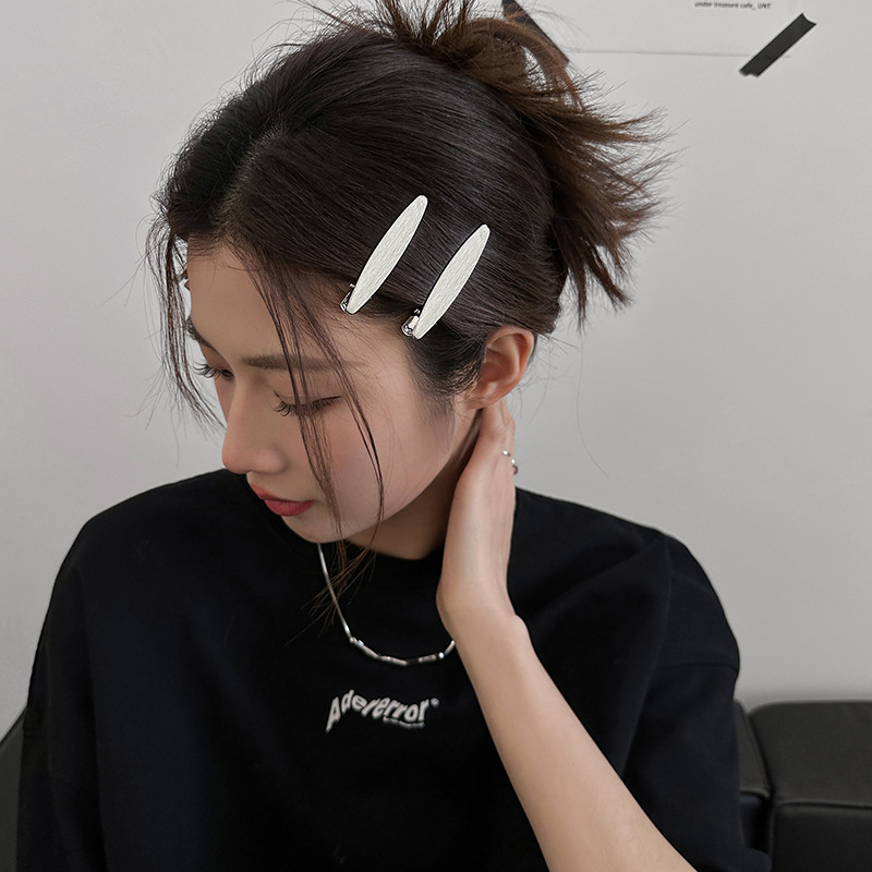 2-teiliges Set Gold- und Silberfarbene Legierung Einfarbige Ausgehöhlte Haarspangen Haarnadeln für Frauen Haaraccessoires Kopfschmuck – Detail 1