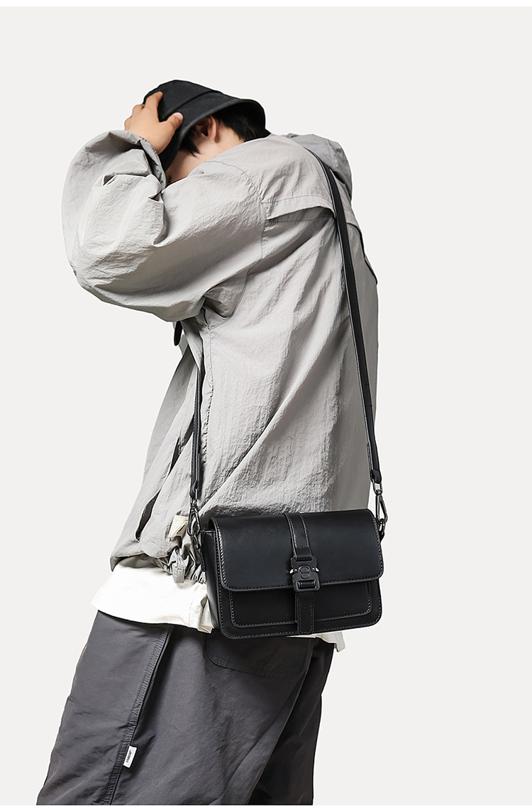 Borsa a tracolla da uomo in stile Sling Bag, design di nicchia, alta qualità estetica, piccola borsa quadrata, trendy e_voghion.com