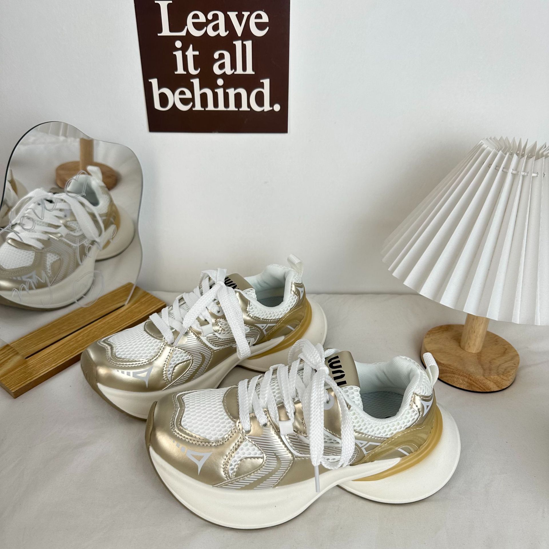 2024 yuanbo nuevos zapatos de malla transpirables para mujeres de verano con una parte inferior gruesa, zapatos de padre de estilo coreano, zapatos de mujer universales
