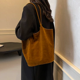 女士单肩包;女士斜挎包;休闲背包