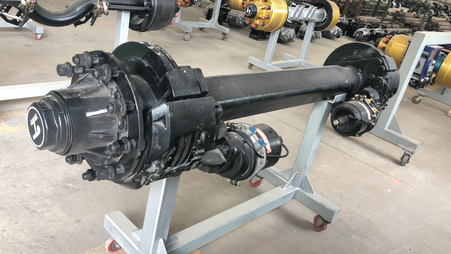 Disc Brake Axle Factory Wholesale Large Quantity Discount Foreign Trade 13-Ton 16-Ton Disc Brake Axle