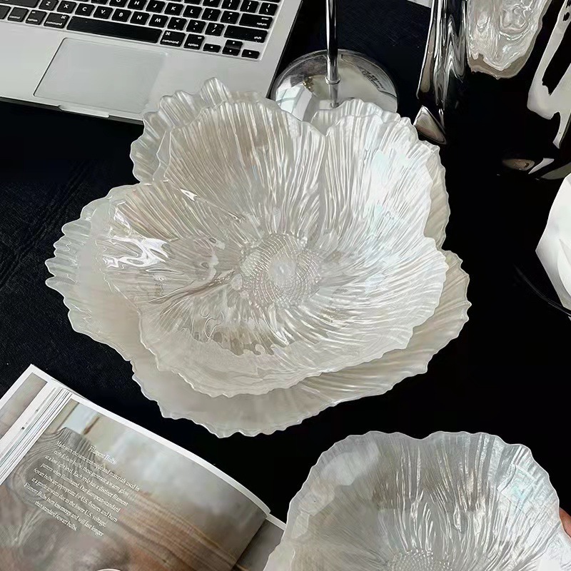 Flores nórdicas modernas caseras plato de frutas de cristal plato de bocadillos hermoso brillo perlado simple de alto valor plato rojo en línea