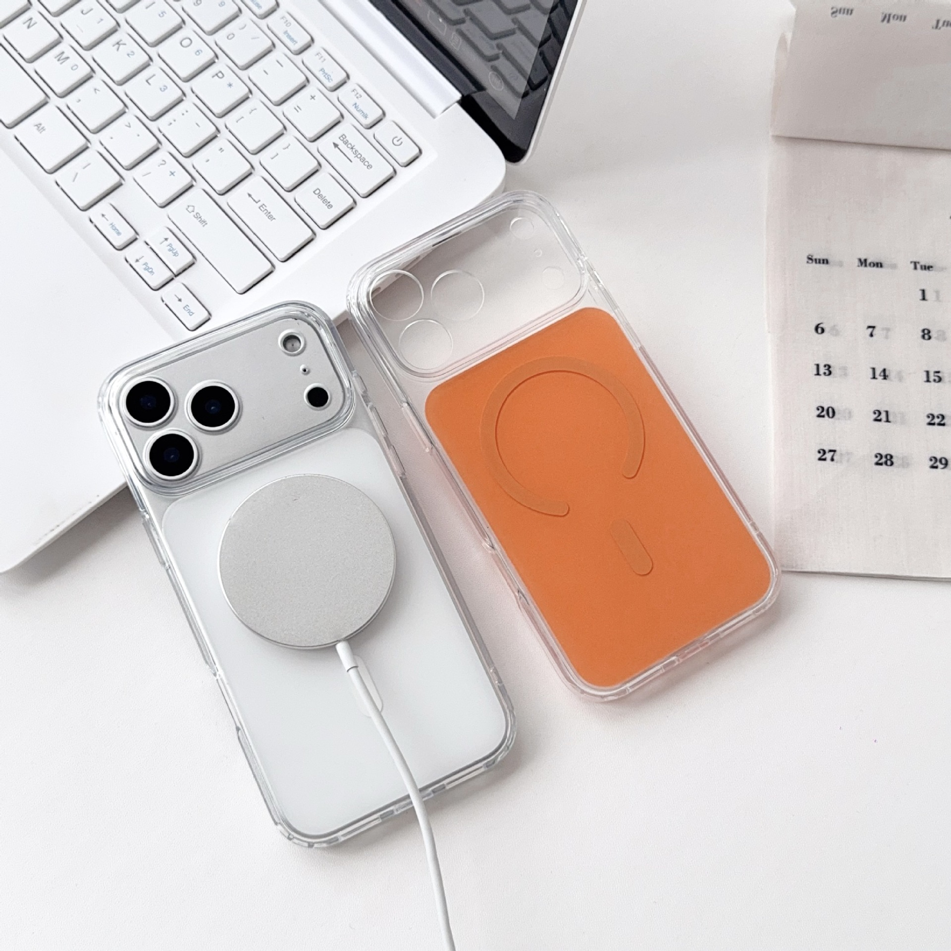 Aplicable para iPhone17ProMax serie de transmisión original de Apple 17 / 17pro capa de protección de succión magnética resistente al amarillo