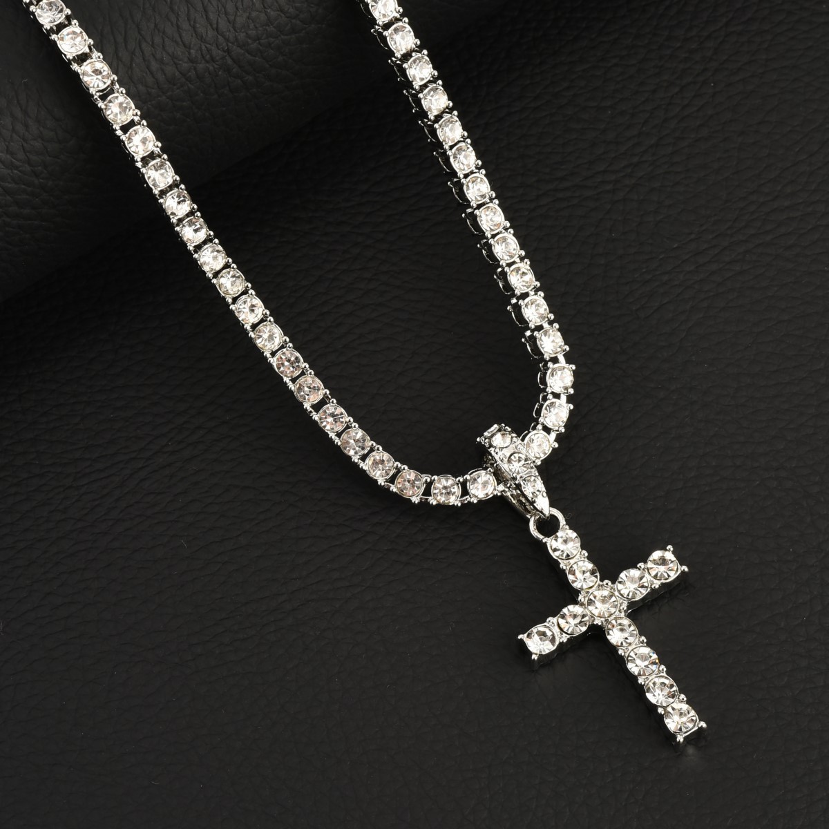 【】Ma Siwei même style hip-hop classique croix tennis collier simple pendentif_voghion.com