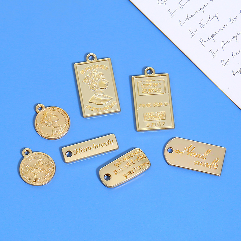 Queen's Head Rectangular Letter Pendant Tagging Beauty Head Round Coin Coin Coin Clothing Keychain Accessories