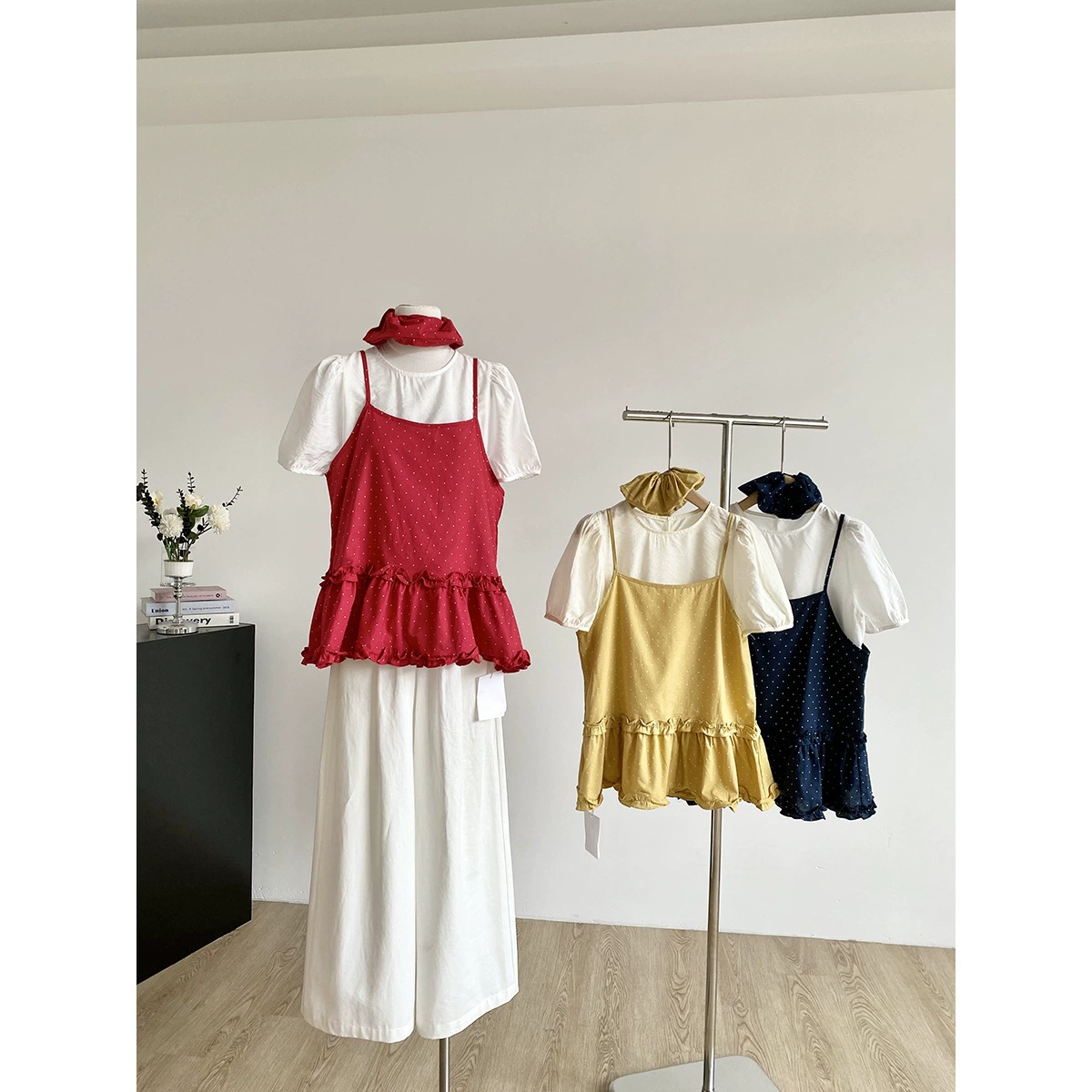 【Летнее новино】Лето Оverture Сегодняшние заметки об образе #sweetpolka-dot комплект из двух частей