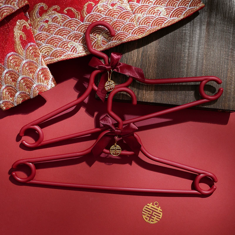 Вешалка для свадебной одежды в китайском стиле, свадебная одежда для жениха и невесты, красная ретро-вешалка для одежды в китайском стиле