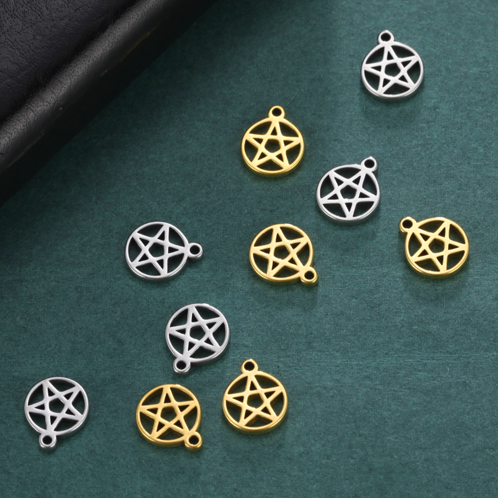 Selling Titanium cutting Hollow 18k Gold electroplate Liuguang ring Five-pointed star 304 texture of material Stainless steel Pendant