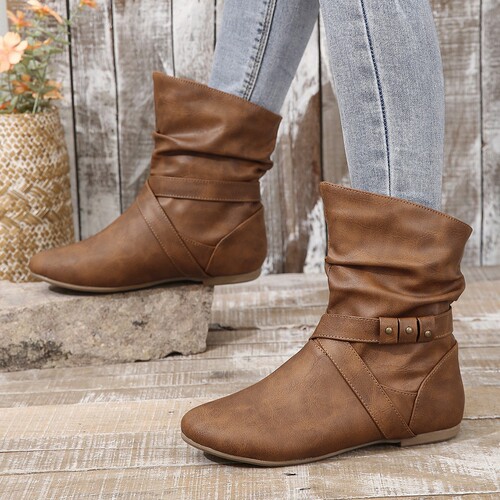 Cross-border wholesale large-size women's short boots for fall/winter 2025—new pleated chunky boots, flat-bottomed ankle boots in Korean style.