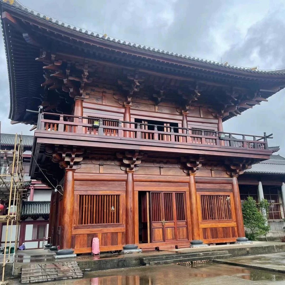 Ананасовая решетка, древний двор, цилиндрический зал предков из цельного дерева, деревянные квадратные уличные деревянные колонны, круглые деревянные балки