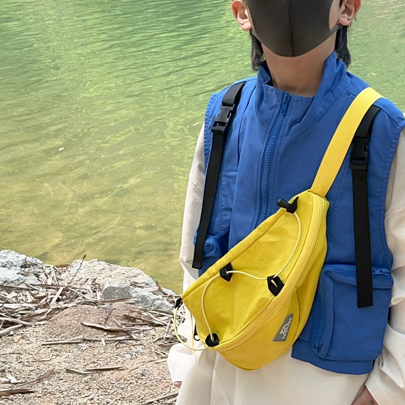 Corea del Sur Chao Cool bolso de pecho para niños y niñas, deportes casuales, letras extranjeras, mochila para bebés, bolso de moda para niños