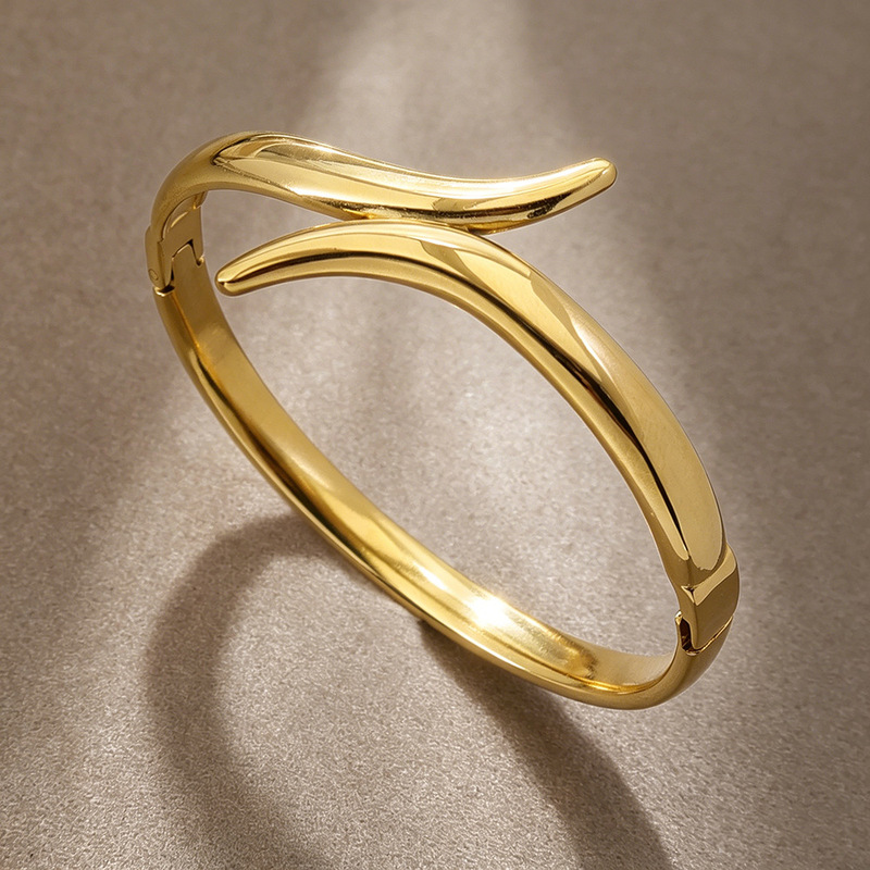 European and American Stainless Steel Hand Jewelry, Oil-Pressed Gold-Plated Bracelets for Women, Niche Irregular Bracelets, Cross-Border Bangle Jewelry