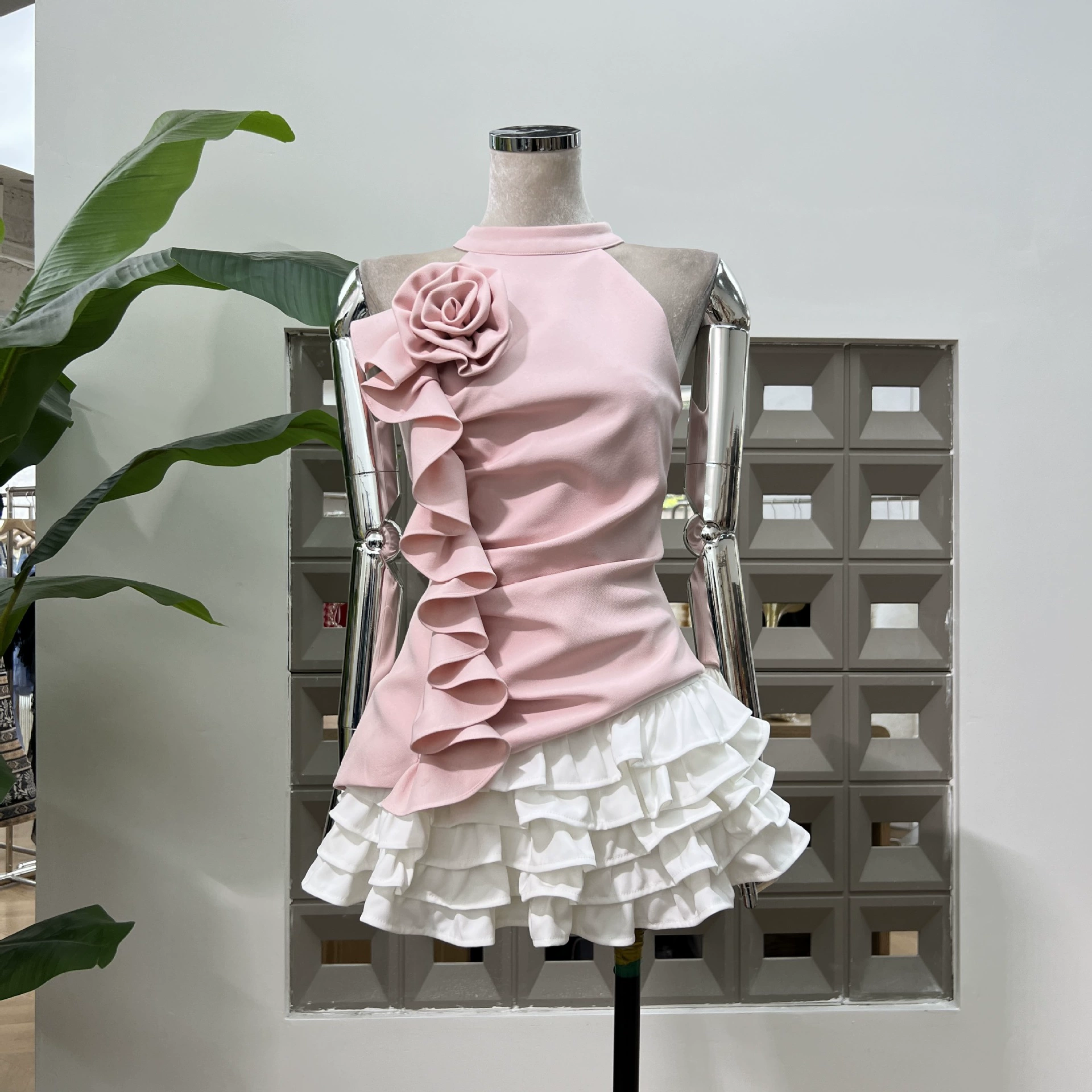 Amazon Pure Desire Sweet and Spicy Style Трехмерный плиссированный топ с цветочными рюшами + юбка с имитацией торта