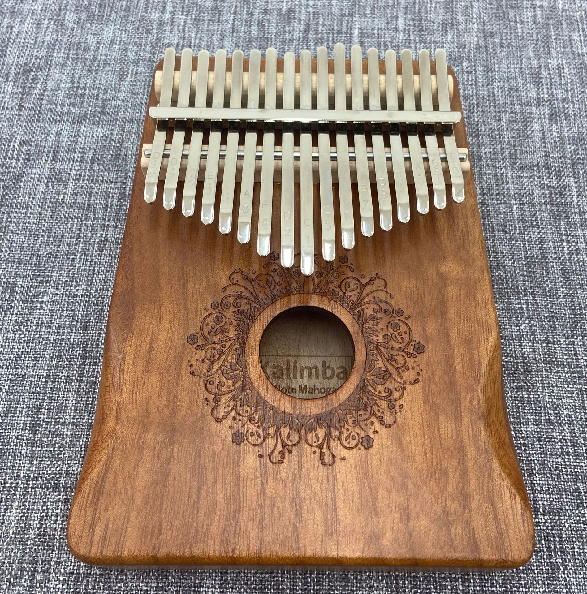 Pulgarcita Kalinba Piano de dedo de 17 tonos y 21 tonos Explosión transfronteriza Instrumento musical pequeño con mano kalimba