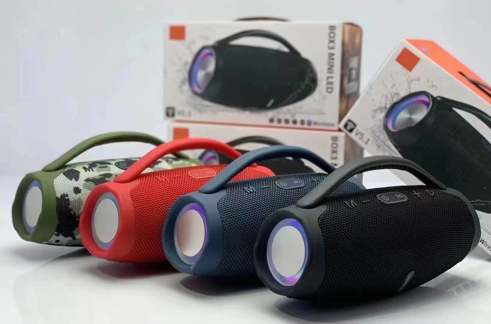 Venta caliente transfronteriza BOX3-MINILED Altavoz Bluetooth Gran Dios DE LA Guerra portátil inalámbrico al aire libre subwoofer de audio portátil