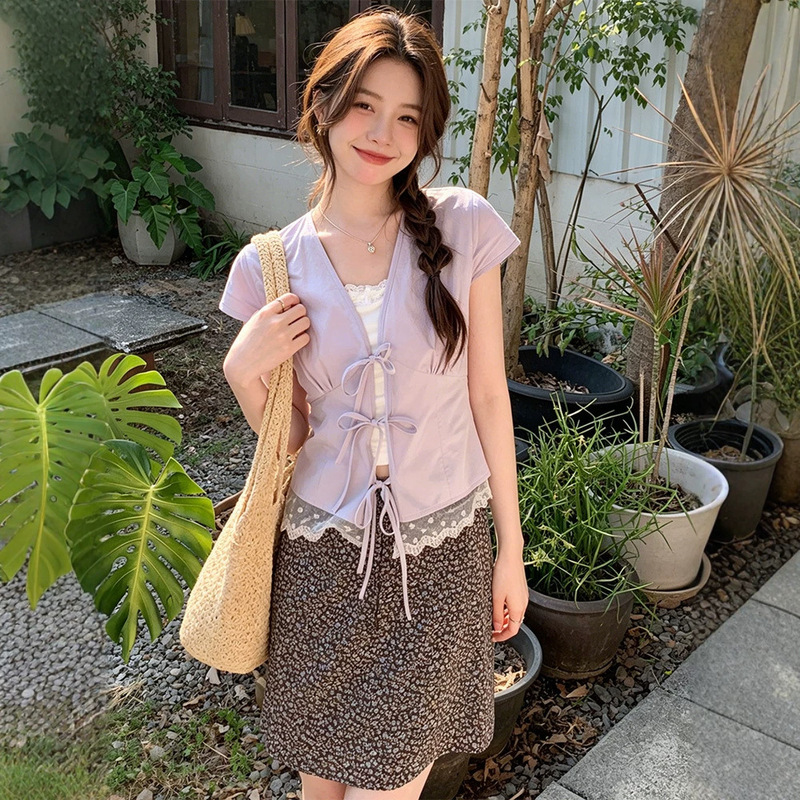 French-Style Polka Dot Embroidered Lace Romantic Short-Sleeve Blouse for Women, Super Pretty and Slightly Sheer, with an Atmospheric Feel for Summer