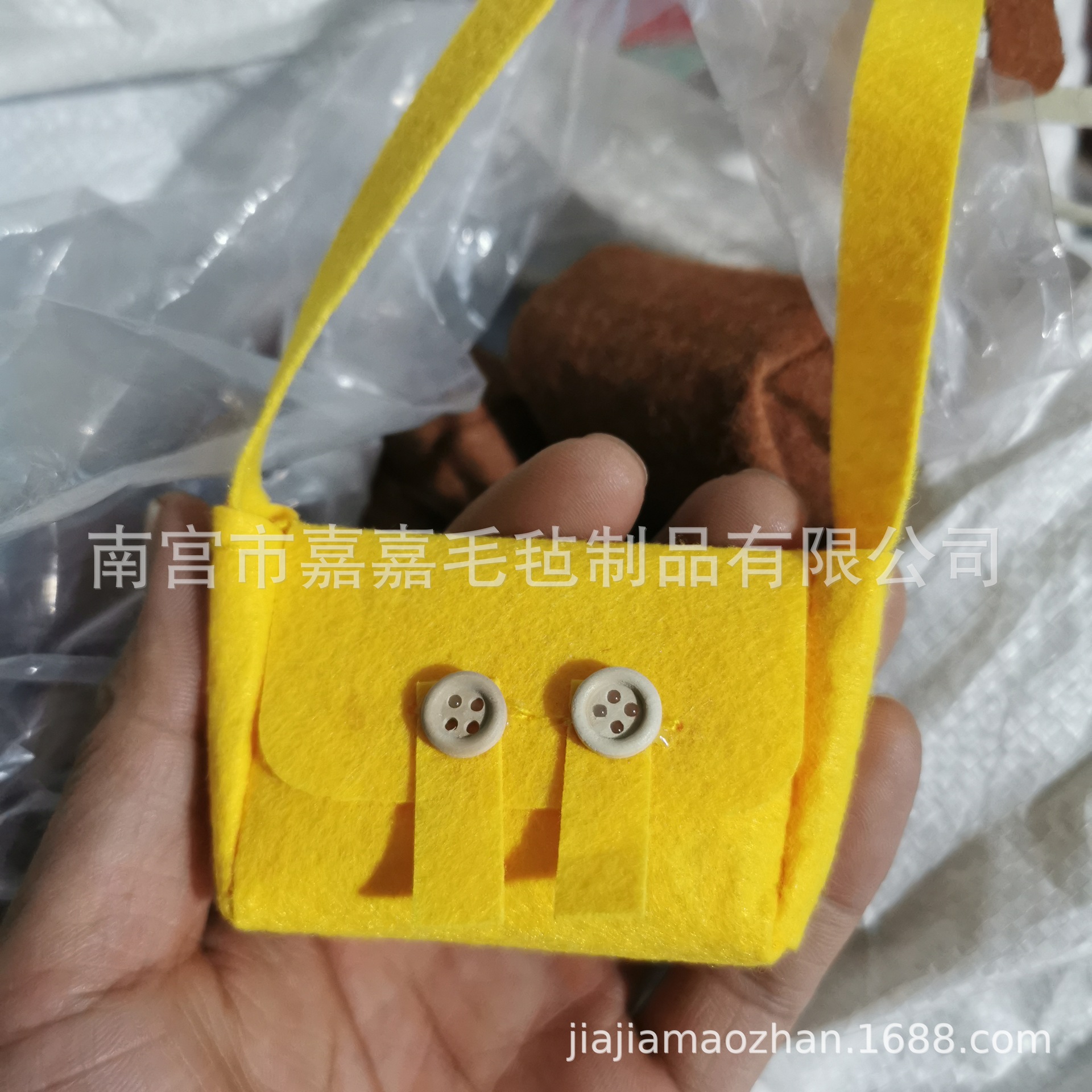 玻尿酸网红鸭鸭背包 黄色.jpeg