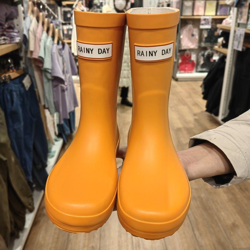 Nuevas botas de agua impermeables padres-hijos zapatos de lluvia de moda coreana zapatos de lluvia antideslizantes padres-hijos fabricantes de zapatos de goma