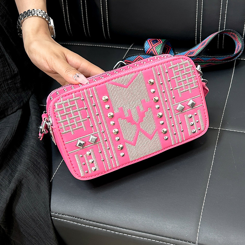 Bolso de cámara transfronterizo, mensajero femenino, nuevo mini pequeño bolso cuadrado, remache de todo fósforo, bolso de hombro de comercio exterior con diamantes, bolso de teléfono móvil
