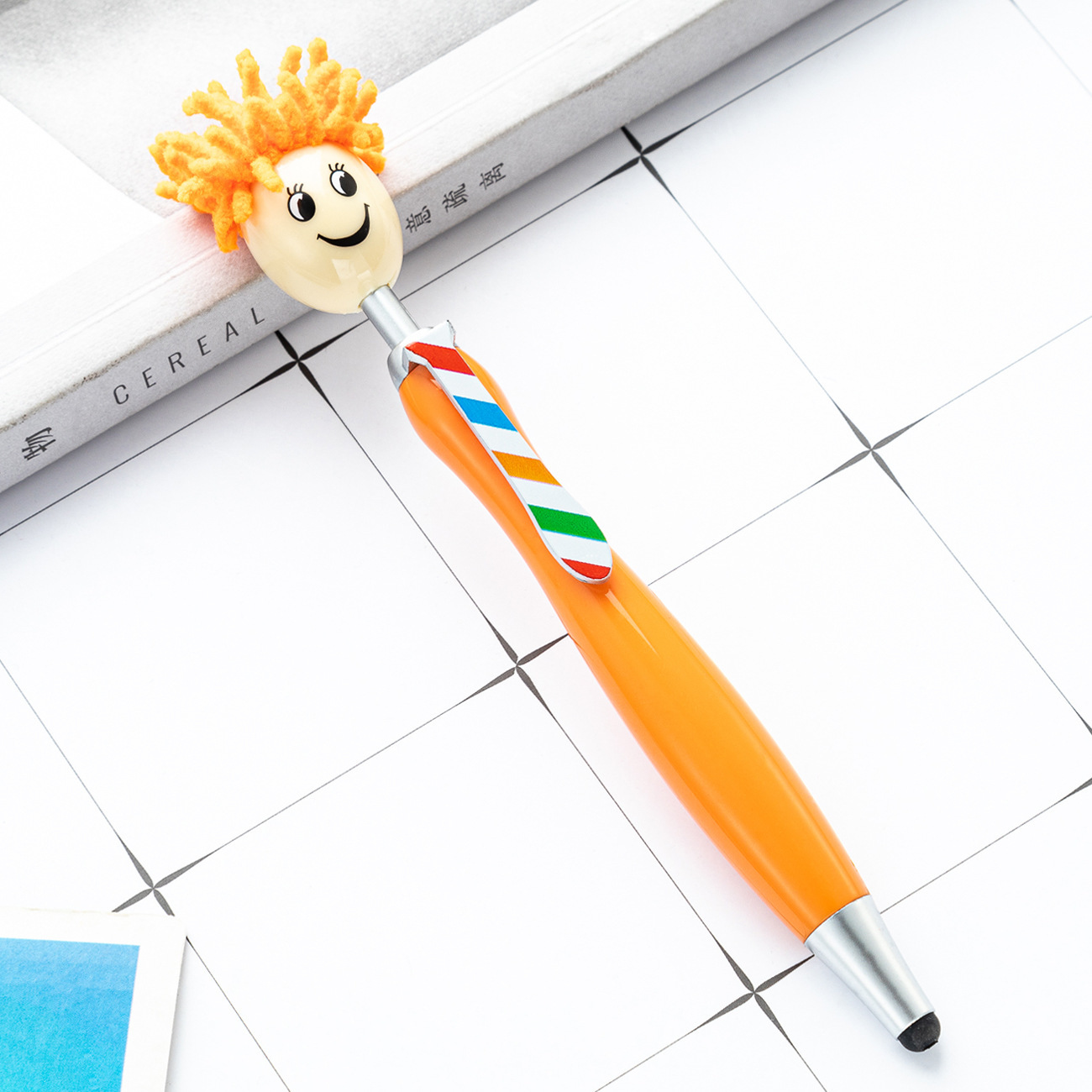 Cute muñeca de peluche cabeza bolígrafo de regalo de vacaciones logotipo imprimible dibujos animados tridimensionales sonrientes lápiz táctil de pantalla