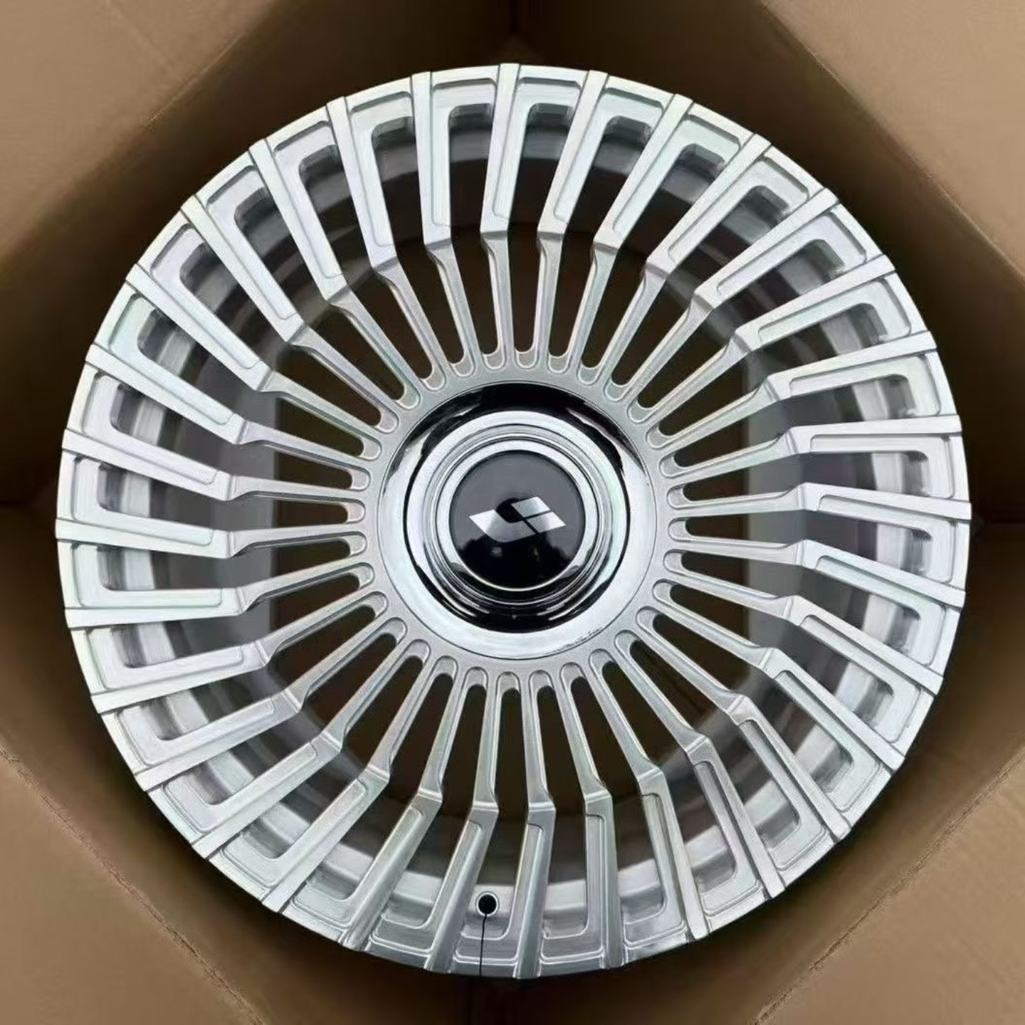 Suitable for 20, 21, 22inch Ideal Forged Wheel Modification L6 L7 L8 L9 One I8 Wheel Customization