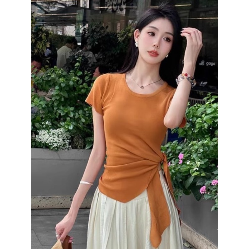Áo thun nữ tay ngắn dệt kim ôm dáng phối dây buộc — Màu đen